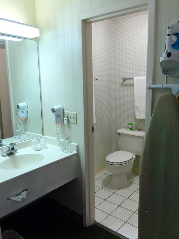 Super 8 By Wyndham East Hotel Madison