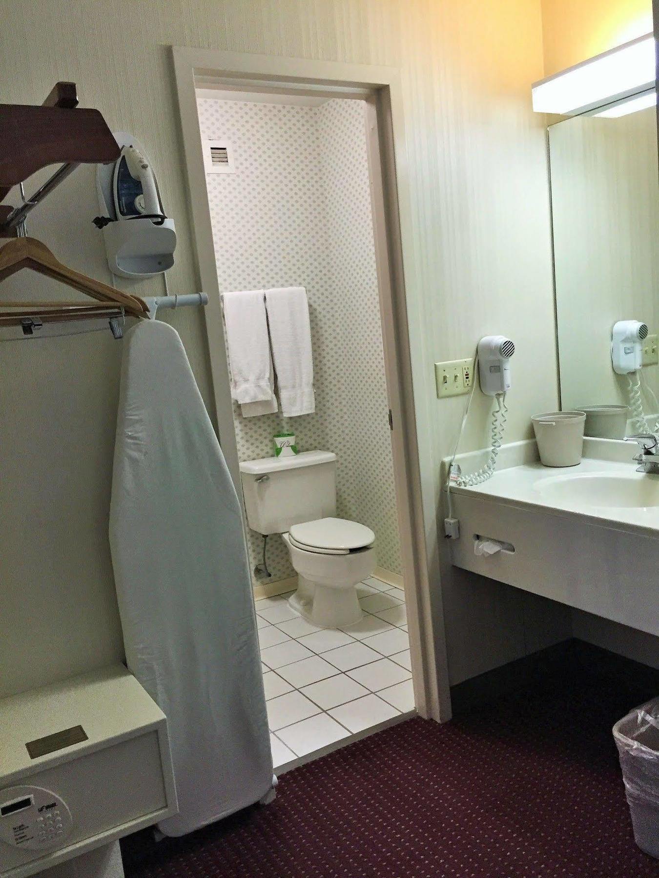 Hotel Super 8 By Wyndham East 3*